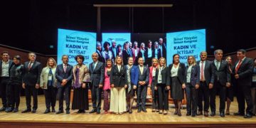 “Kadınlar gücünü dayanışmadan alıyor”