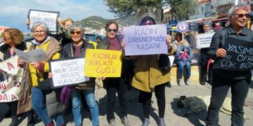 DÜNYA KADINLAR GÜNÜNDE FOÇA BARIŞ KADINLARINDAN ÇAĞRI