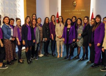 KARŞIYAKA’DA 8 MART’A ÖZEL KADIN SÖYLEŞİSİ