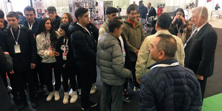 “MÜHENDİS GENÇ ÇOK, KALIP ÇEKECEK GENÇ YOK”