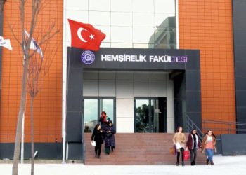 EÜ Hemşirelik Fakültesinden depremzede öğrencilere 12 ay burs desteği