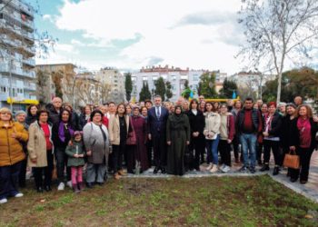 CHP Bayraklı, kadınlar anısına fidan dikti