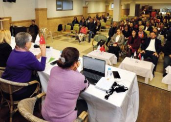 Menderes Belediyesi 8 Mart dünya emekçi kadınlar günü söyleşisi düzenledi