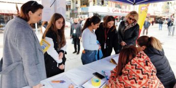 Bayraklı’nın öğrencileri “ücretsiz eğitimle” hayallerine kavuşuyor