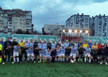 MASTERLER DEPREMZEDELERE DESTEK İÇİN İZMİRDE SAHAYA ÇIKTI