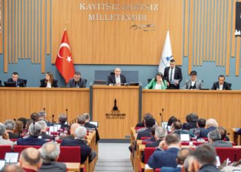 İzmir’in gündemi depreme dirençlilik.
