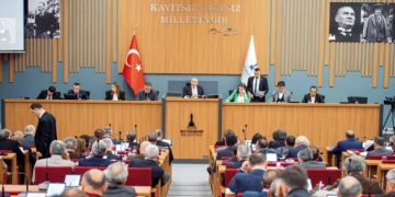 İzmir’in gündemi depreme dirençlilik.