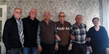 Köy Enstitülü ulu çınara vefa