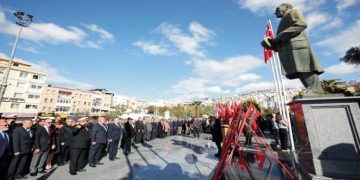 Bayraklı, Çanakkale zaferini kutladı