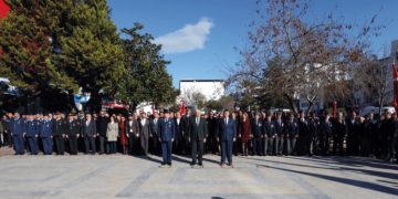 Menderes Belediyesi’nden şehitler için anlamlı etkinlik