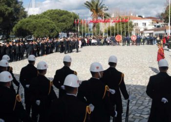 ÇANAKKALE ZAFERİNİN 108.YILDÖNÜMÜ FOÇADA TÖREN VE ETKİNLİKLERLE KUTLANDI