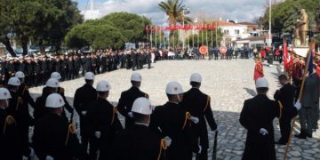 ÇANAKKALE ZAFERİNİN 108.YILDÖNÜMÜ FOÇADA TÖREN VE ETKİNLİKLERLE KUTLANDI