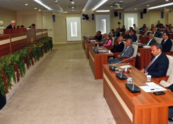 Karabağlar Belediyesi muhtarları dinlemeye devam ediyor
