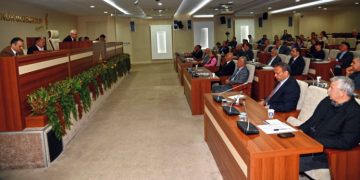 Karabağlar Belediyesi muhtarları dinlemeye devam ediyor