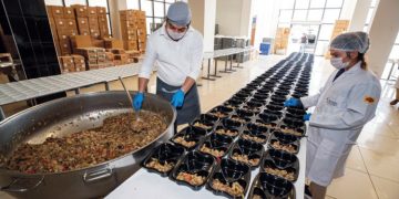 İzmir, Adıyaman, Osmaniye ve Hatay’da iftar sofrası
