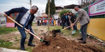 Gaziemir’de fidanlar toprakla buluştu