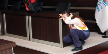 NARLIDERELİLER OLASI AFETLERE KARŞI YAPILMASI GEREKENLERİ ÖĞRENDİ