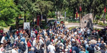 Zübeyde Hanım İzmir’de kabri başında anıldı