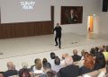 İAOSB Buluşmalarının ilk konuğu SUNAY AKIN oldu
