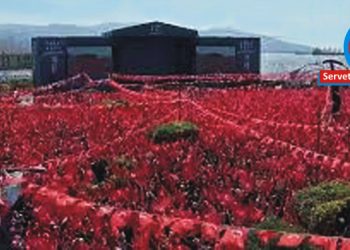 İzmir’e bahar geldi