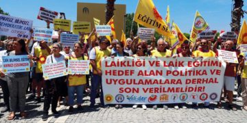 İzmir, Eskişehir, Tekirdağ illerinde okullara din görevlisi atanması protesto edildi