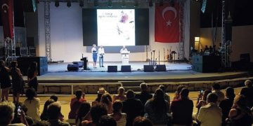 DAYANIŞMA YAŞATIR