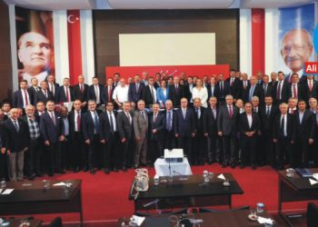 “BİZ KOLTUKLARI KORUYALIM, CHP DEĞİŞSİN”