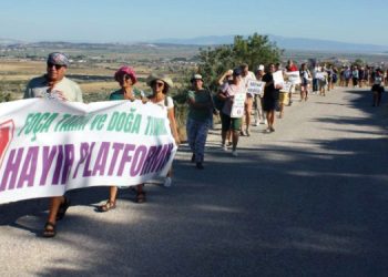 AKBELEN İÇİN FOÇA’DA İNSAN ZİNCİRİ