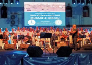 İKİ YAKANIN EZGİLERİ FOÇA’YI COŞTURDU