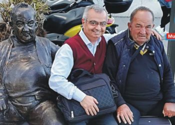 BİR BABA HİNDİ MUSTAFA