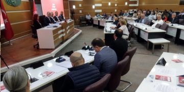 AK Parti’den Bornova Belediye bütçesine tepki: &nbsp;Enflasyon sadece gelire mi engel!