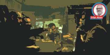 Fonda bir türkü çalsın…