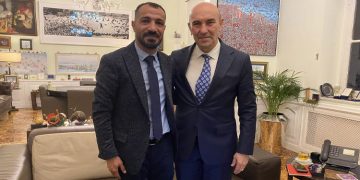 Karabağlar’da sokaklar Erhan Laçin ile belediye meclisine yürüyor.