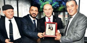 İzmir’de sokakların desteği Tunç Soyer’e