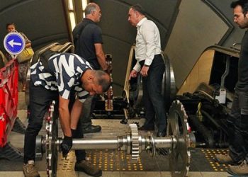 Metronun yürüyen merdivenlerinde geniş kapsamlı bakım çalışması