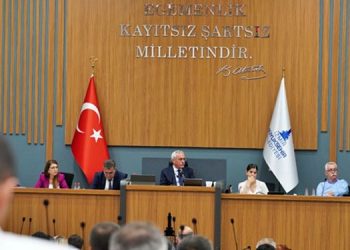 İzmir Büyükşehir Belediye Meclisi’nden Başkan Tugay’a önemli yetki