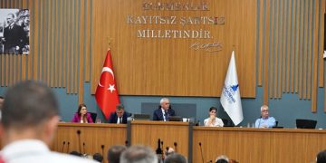 İzmir Büyükşehir Belediye Meclisi’nden Başkan Tugay’a önemli yetki
