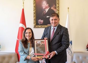 KKTC İzmir Başkonsolosu İnanıroğlu’ndan Başkan Tugay’a ziyaret