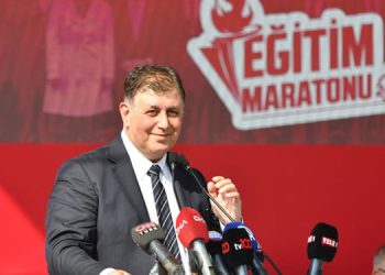 Başkan Tugay okul kantinlerinin ihalelerine girdiklerini duyurdu