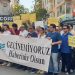 İzmirli gazeteciler yürüdü: Geçinemiyoruz haberiniz olsun