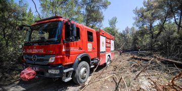 İzmir İtfaiyesi orman yangınlarına karşı 7 gün 24 saat nöbette