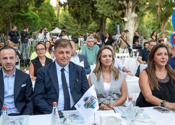 FUAR EMİN ELLERDE…