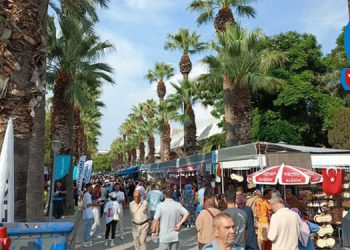 İHTİYAR DELİKANLIYI TAM ZAMANINDA YAŞAMAK…