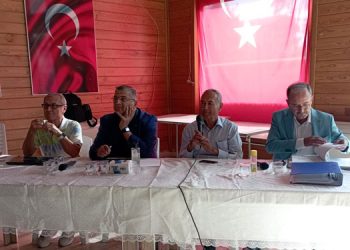 Eşme’de maden hayatı zehirliyor