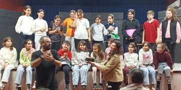 Sanatın Gücü: Çocuklarla Tiyatroya Dokunan İki Yürek
