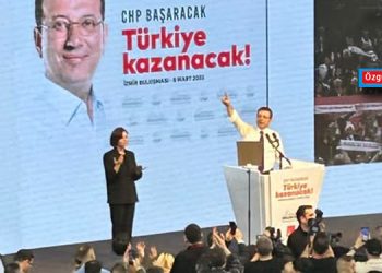 İKİ YAKA          BİRARADA
