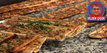 Açlıktan Ölen Adamın Cenazesinde Pide Dağıtmak